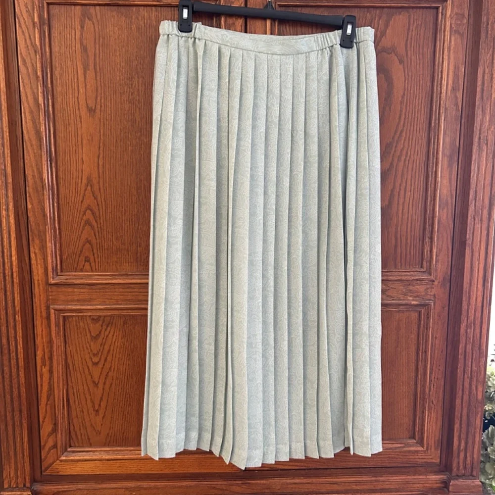 Talbot’s Pale Mint Green W/white Paisley Pattern Pleated MIDI Skirt Size 18 - Picture 3 of 10